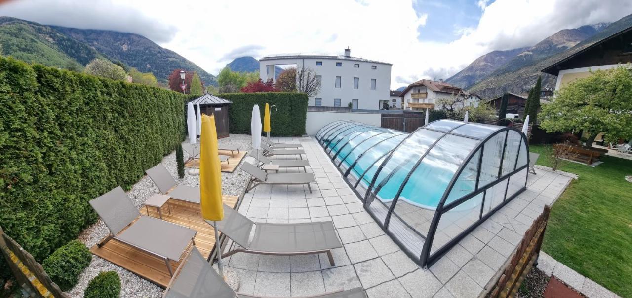 Pension Sattlerenglhof Latsch Exteriör bild