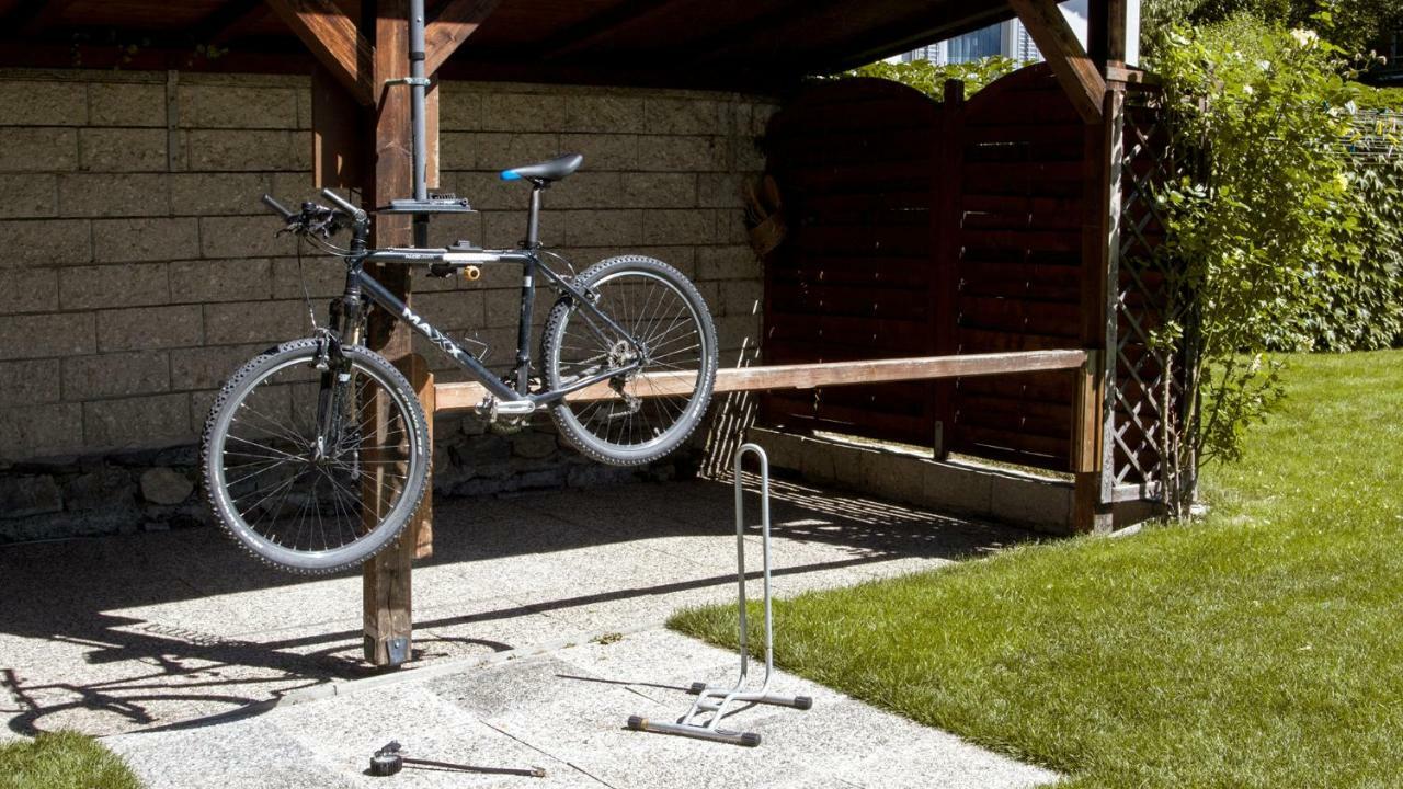 Pension Sattlerenglhof Latsch Exteriör bild